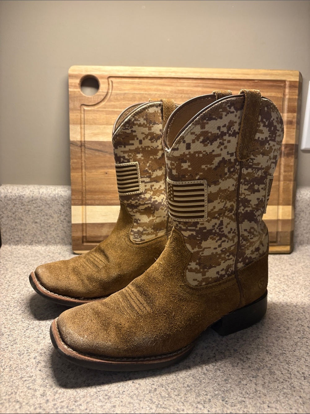 Boys Ariat Brown Suede Western Work Boots Camo Shaft Size 2
